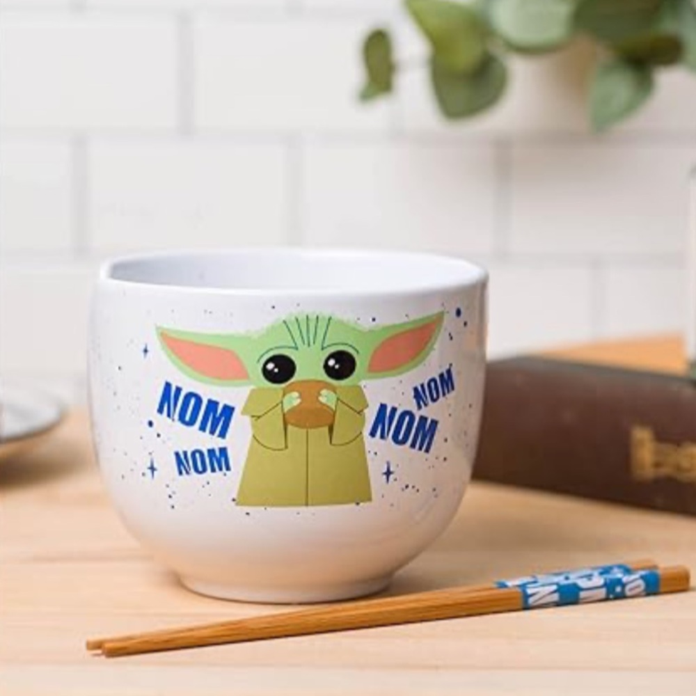 New! Star Wars Mandalorian Baby Yoda Ramen Bowl with Chopsticks